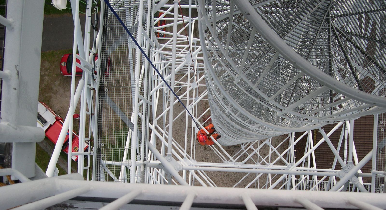  05.jpg