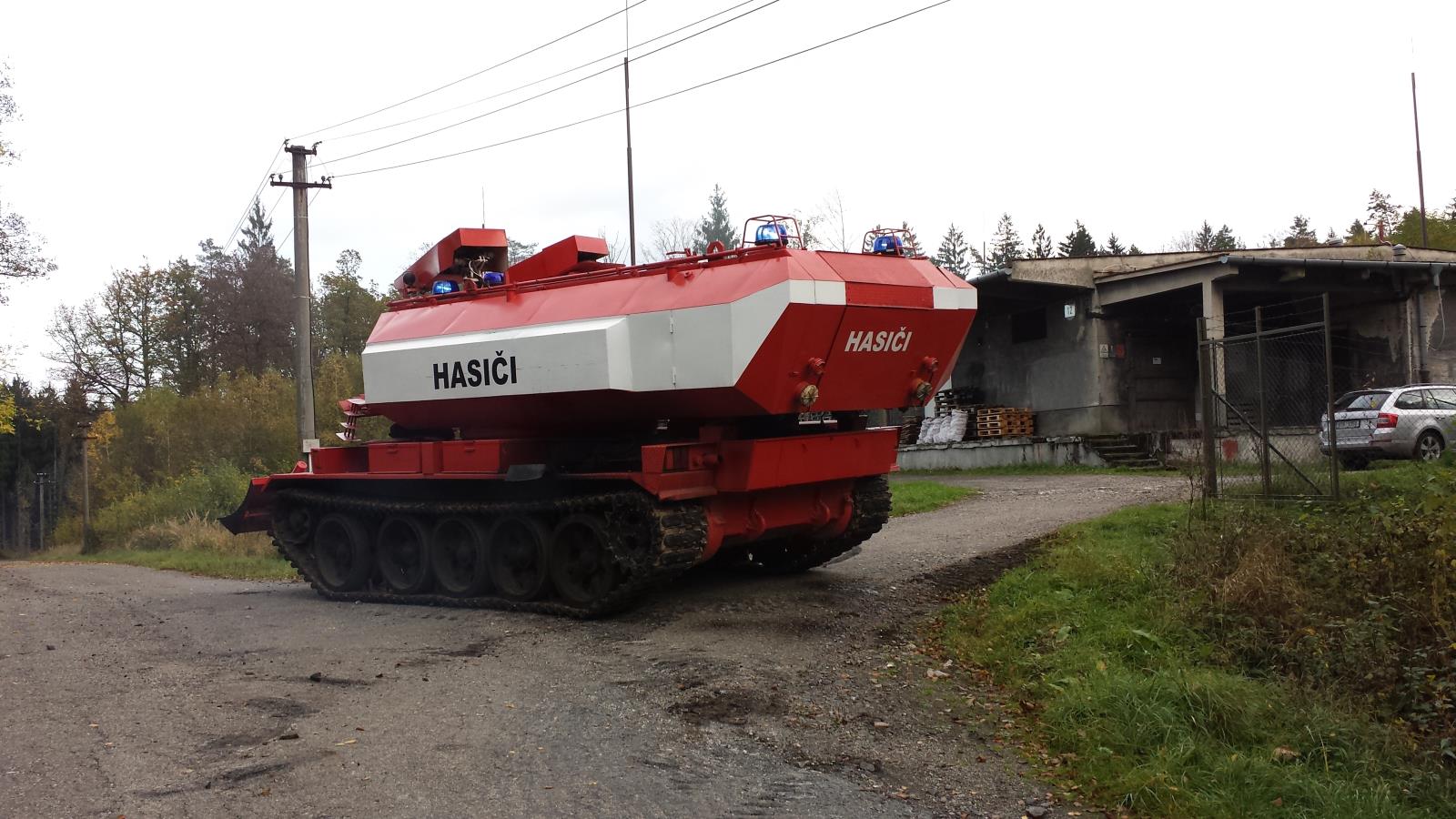 0.5_ZÚ_zásah ve Vrběticích_pohled na hasičský tank.jpg