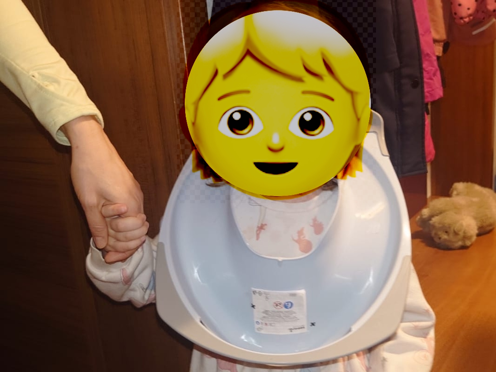 001-Sundání dětského nástavce na WC z krku.jpeg