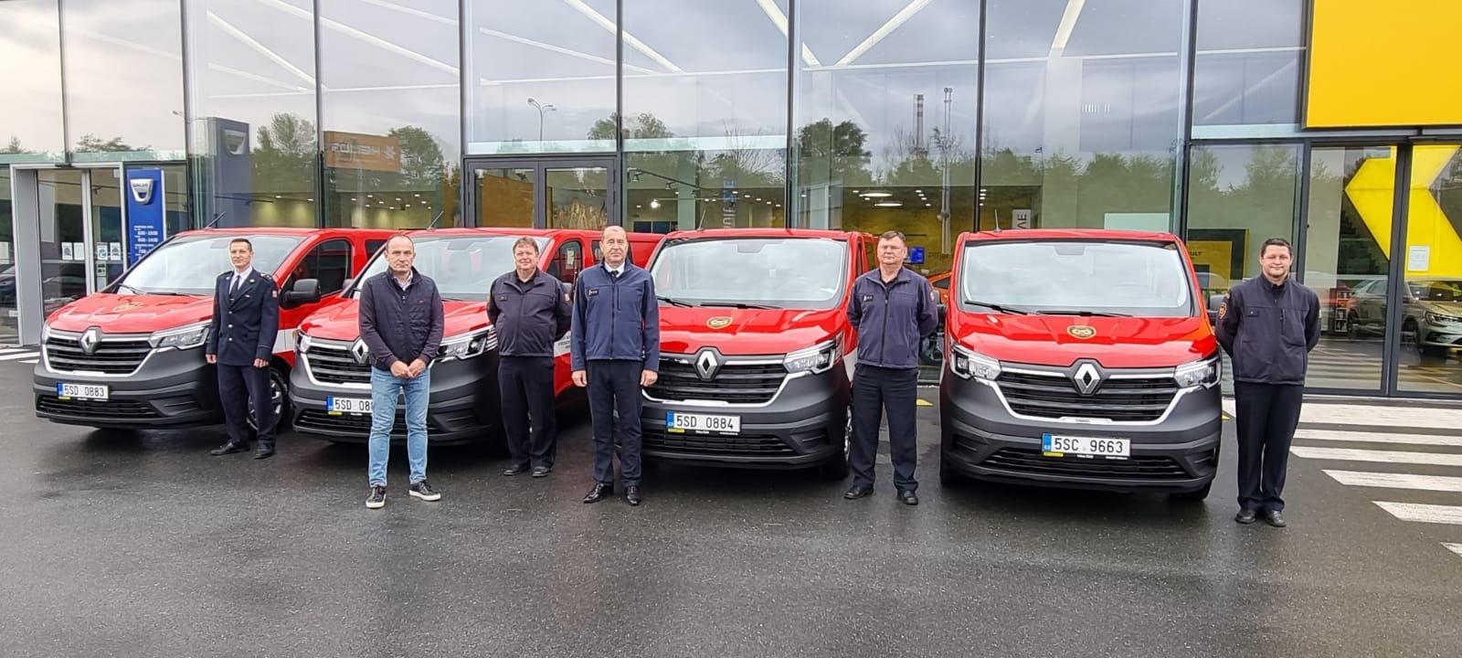 001 - nové užitkové automobily Renault Trafic.jpg