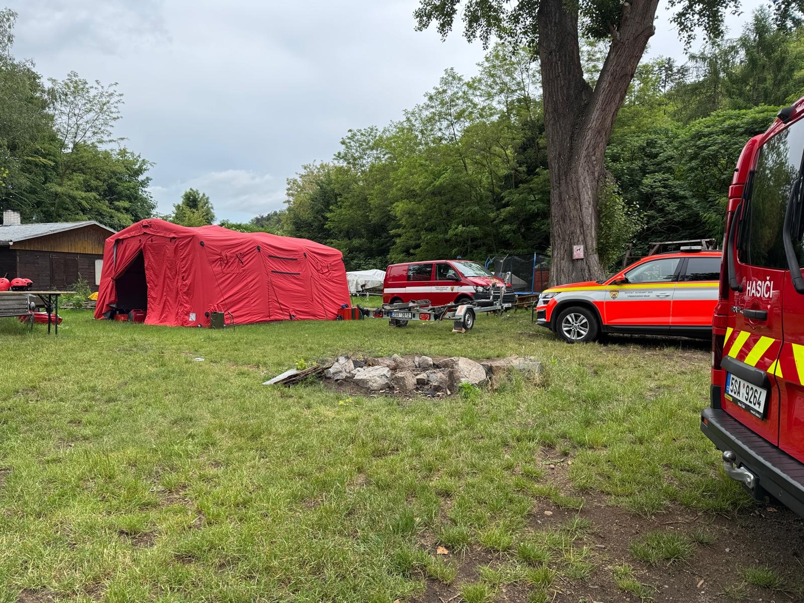 001-výcvik na vodní hladině jednotek územního odboru Praha-západ.jpg