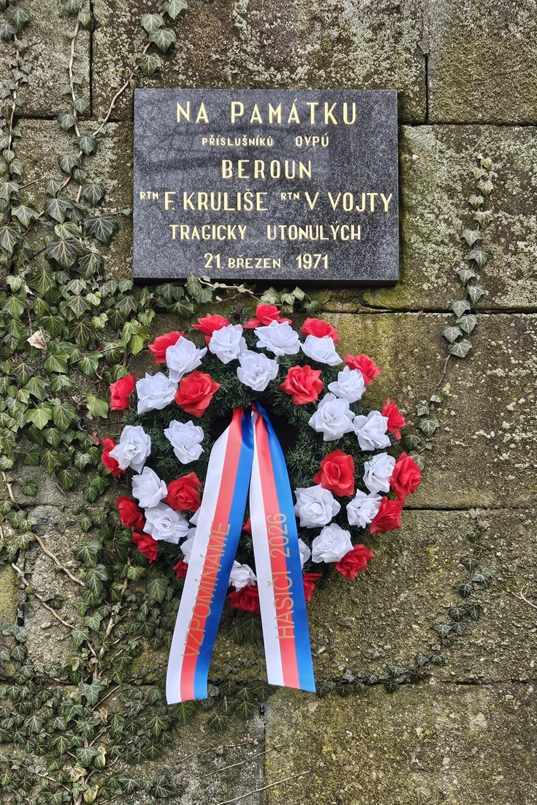 002-Uctění památky berounských kolegů.jpeg