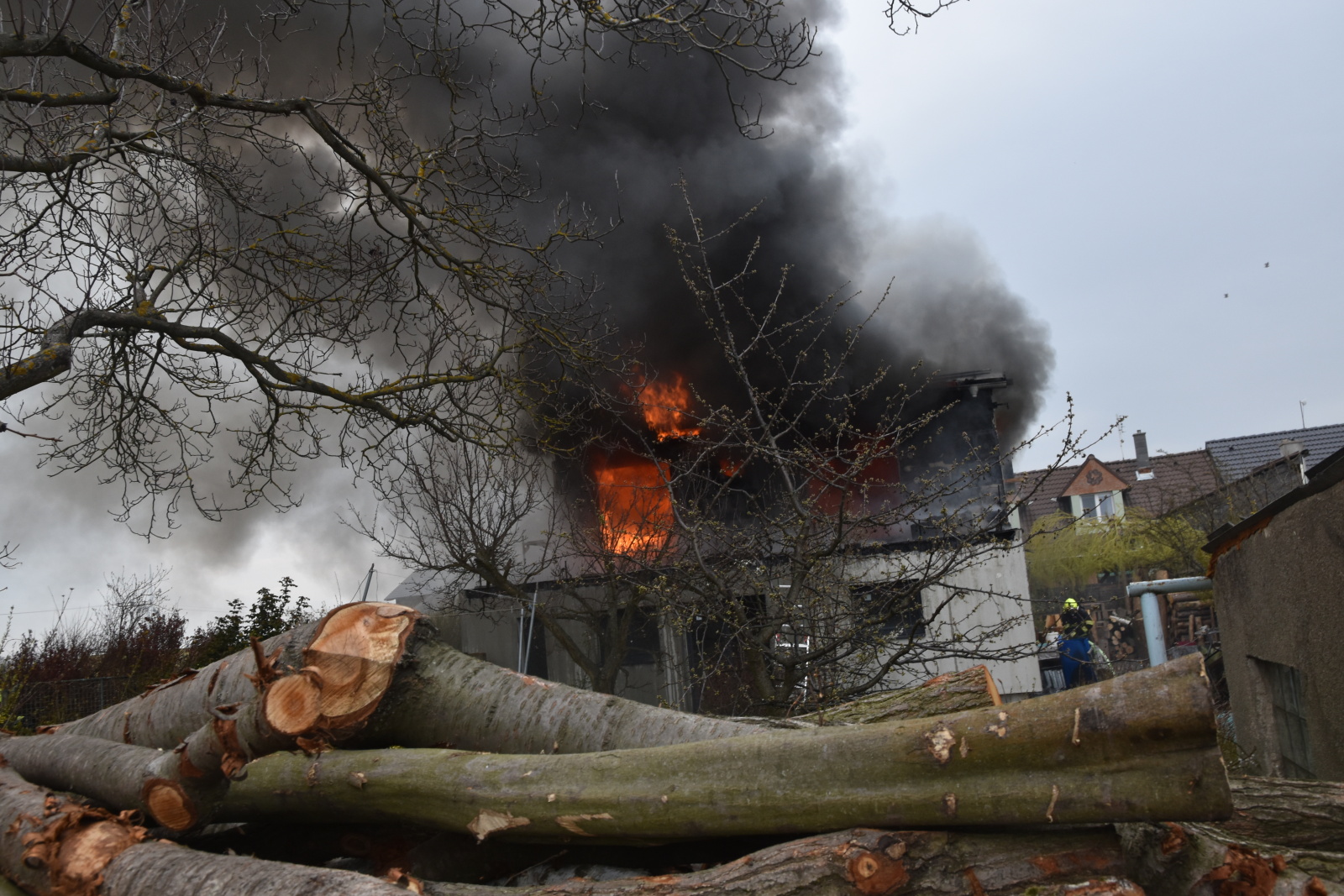 003-Požár rodinného domu v obci Pchery-Humny na Kladensku.JPG