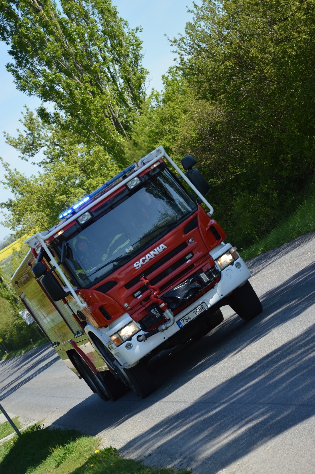 003-prověřovací cvičení požár elektromobilu Horoměřice.jpg