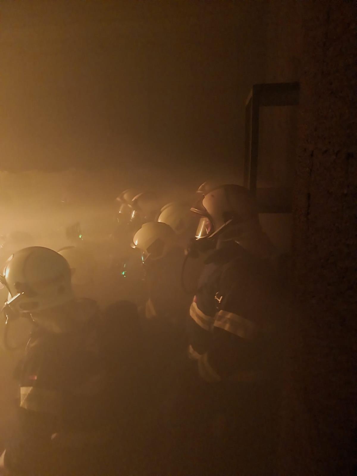 004-Výcvik berounských hasičů v ohňovém polygonu.jpg