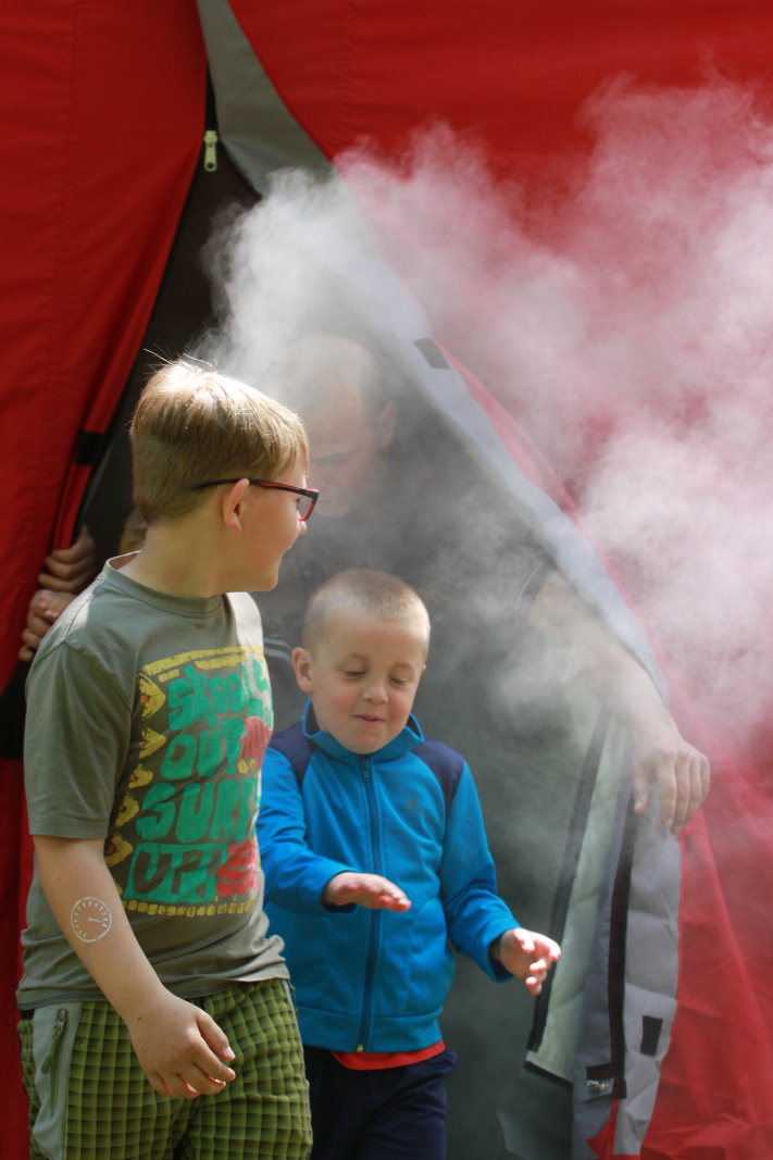 004-kouřový stan.JPG