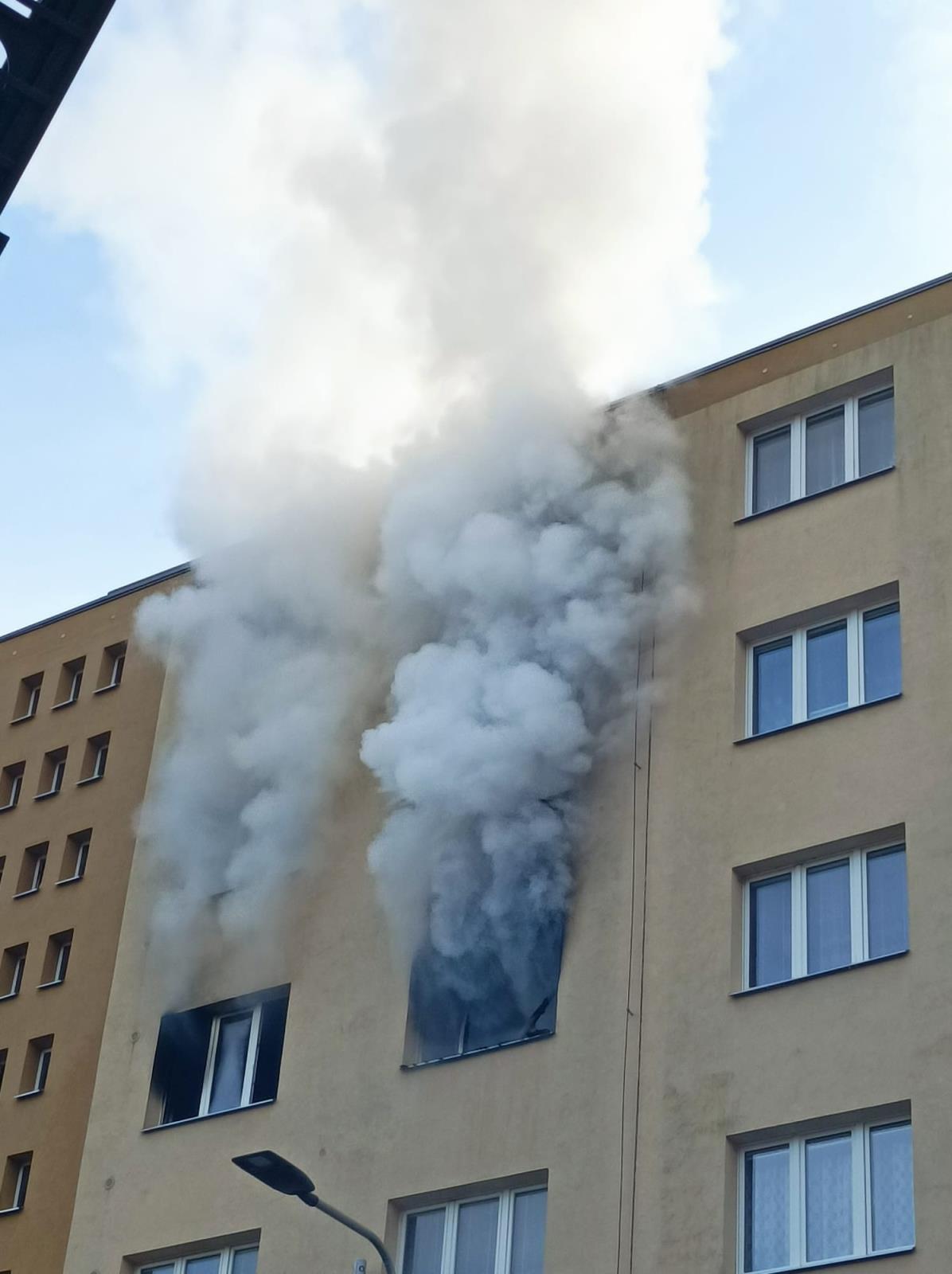 004 - požár bytu v panelovém domě.jpg