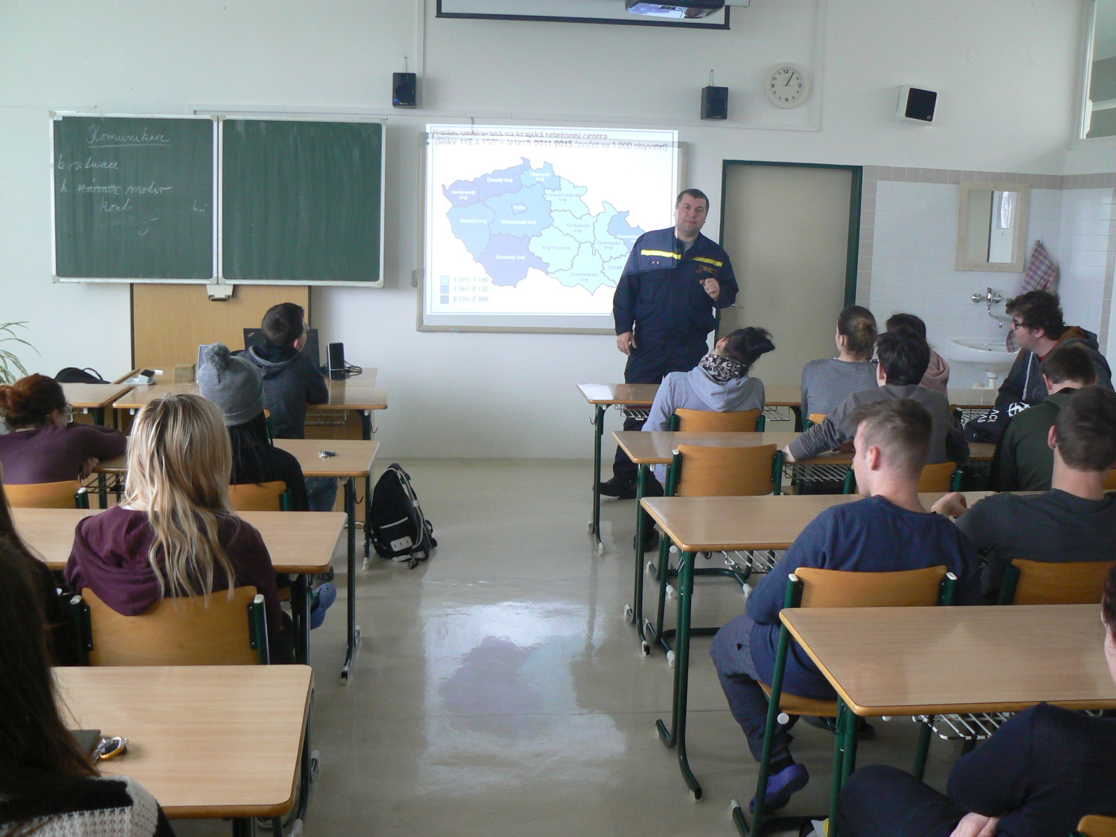 005-Obchodní akademie Neveklov.JPG