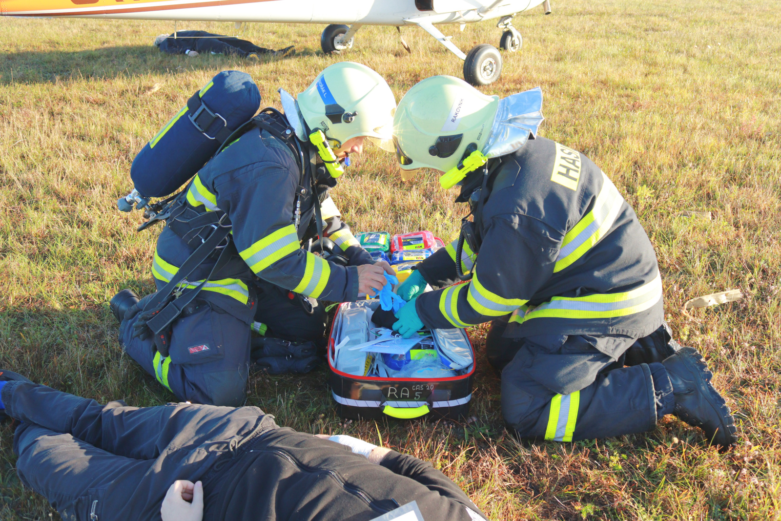006-Prověřovací cvičení zaměřené na pád letadla na rakovnickém letišti.jpg
