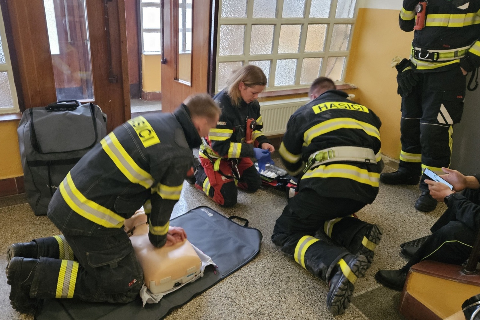 007-Výcvik dobrovolných hasičů z Mělnicka na kralupském polygonu.jpg