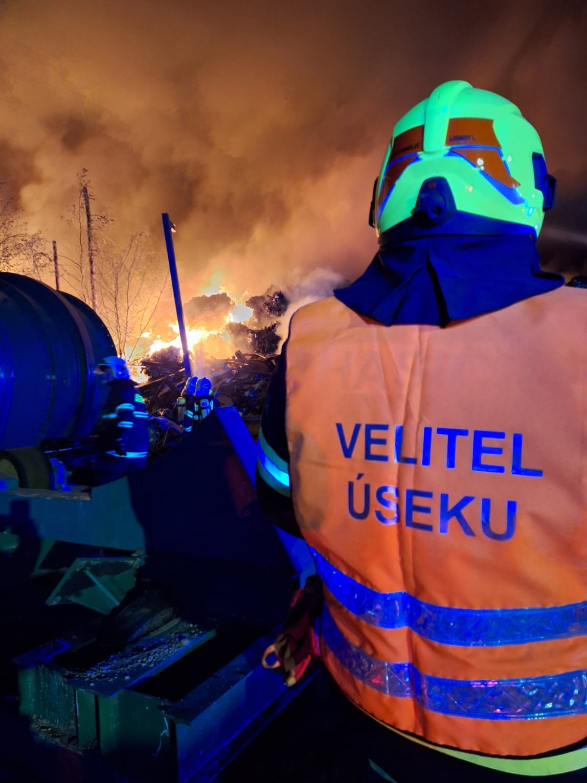 007-požár skládky Rynholec.jpg