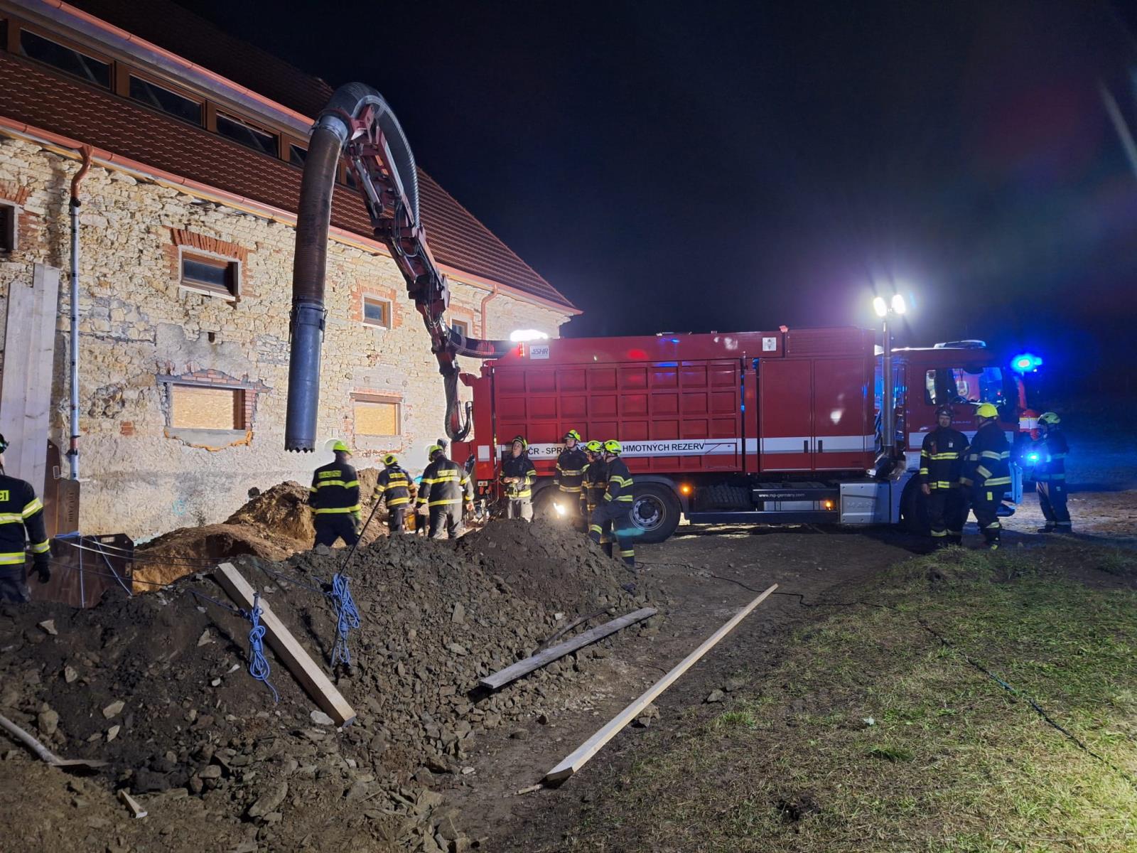 009. Záchrana dělníka..jpeg