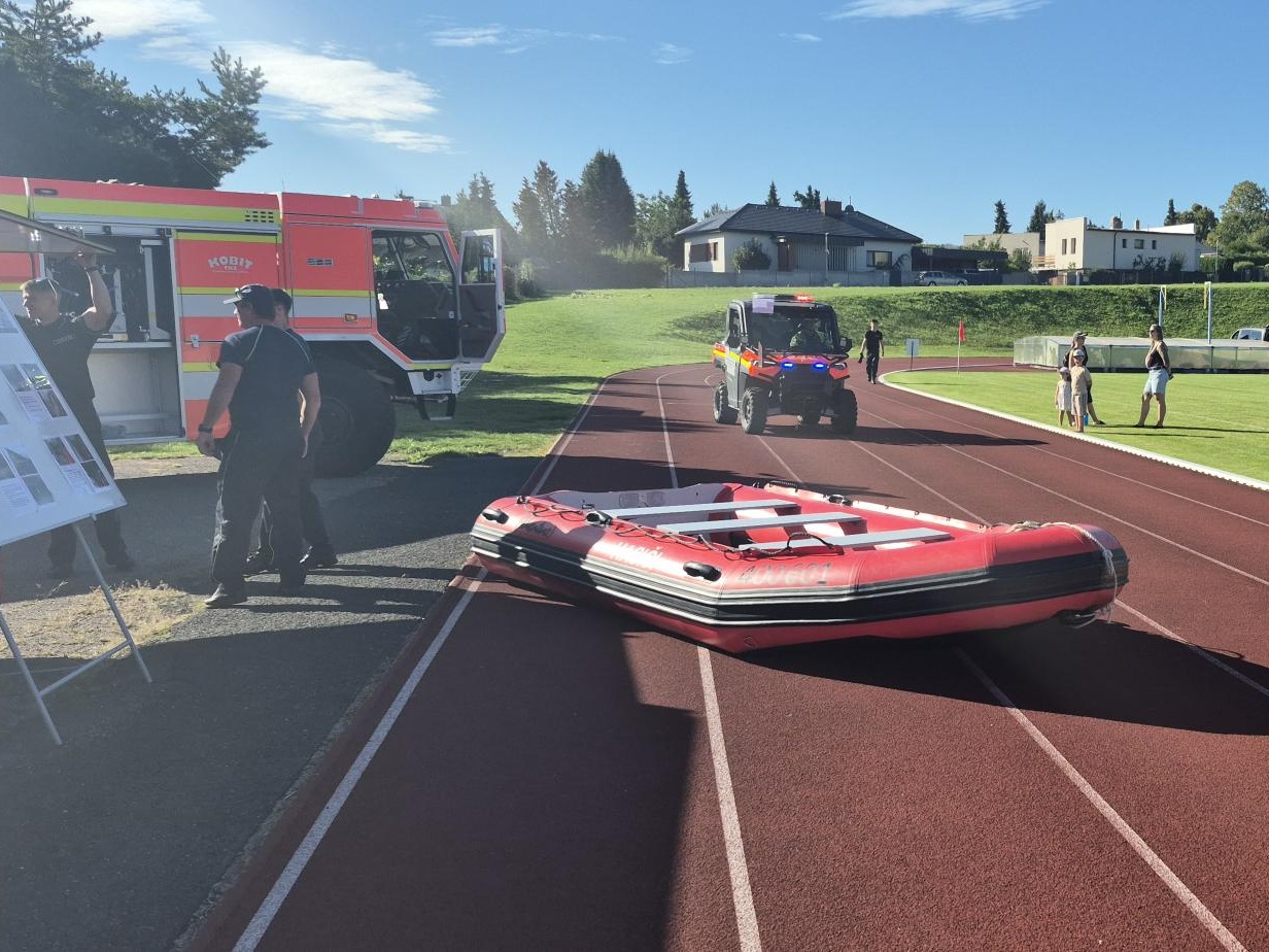 010-Fotbal pro nadaci.jpg