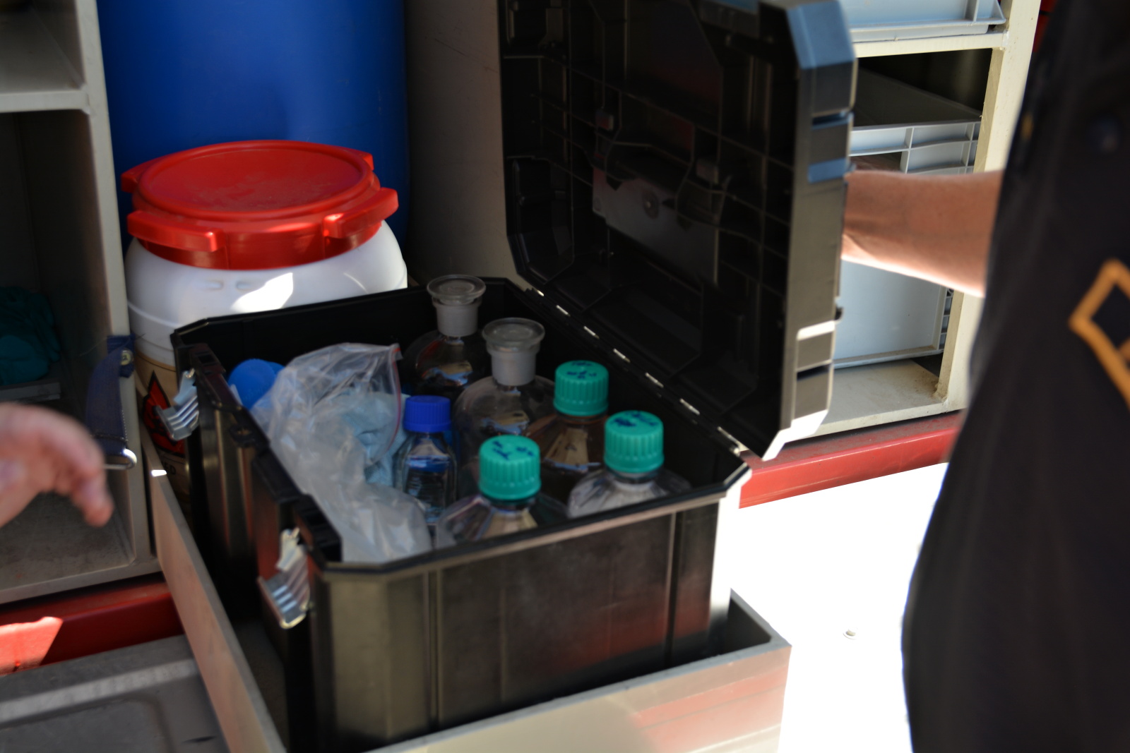 010-Vzorky odebrané k expertíze.JPG