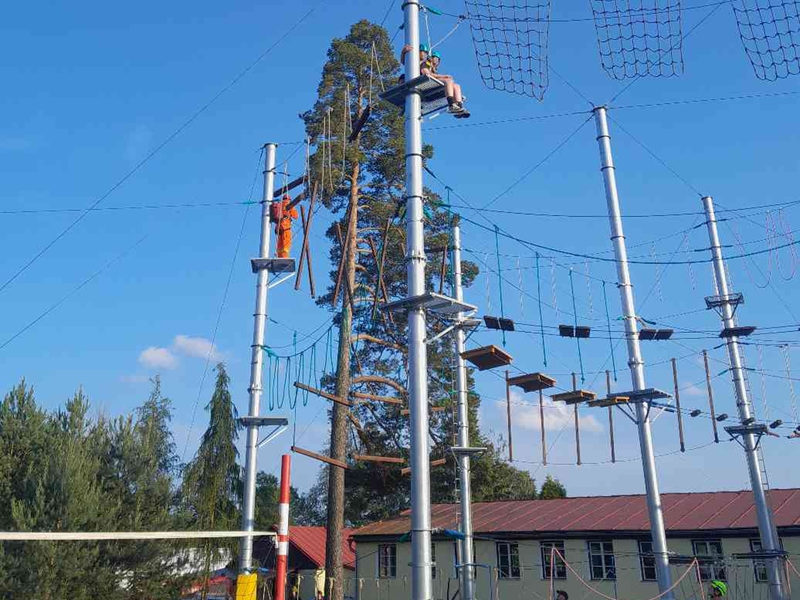 010626-Záchrana vysílené dívky v lanovém centru u Zbraslavic na Kutnohorsku.jpg