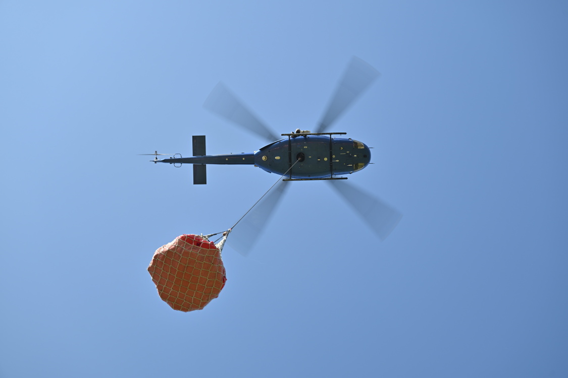 011-nácvik hašení v těžko přístupném terénu.JPG