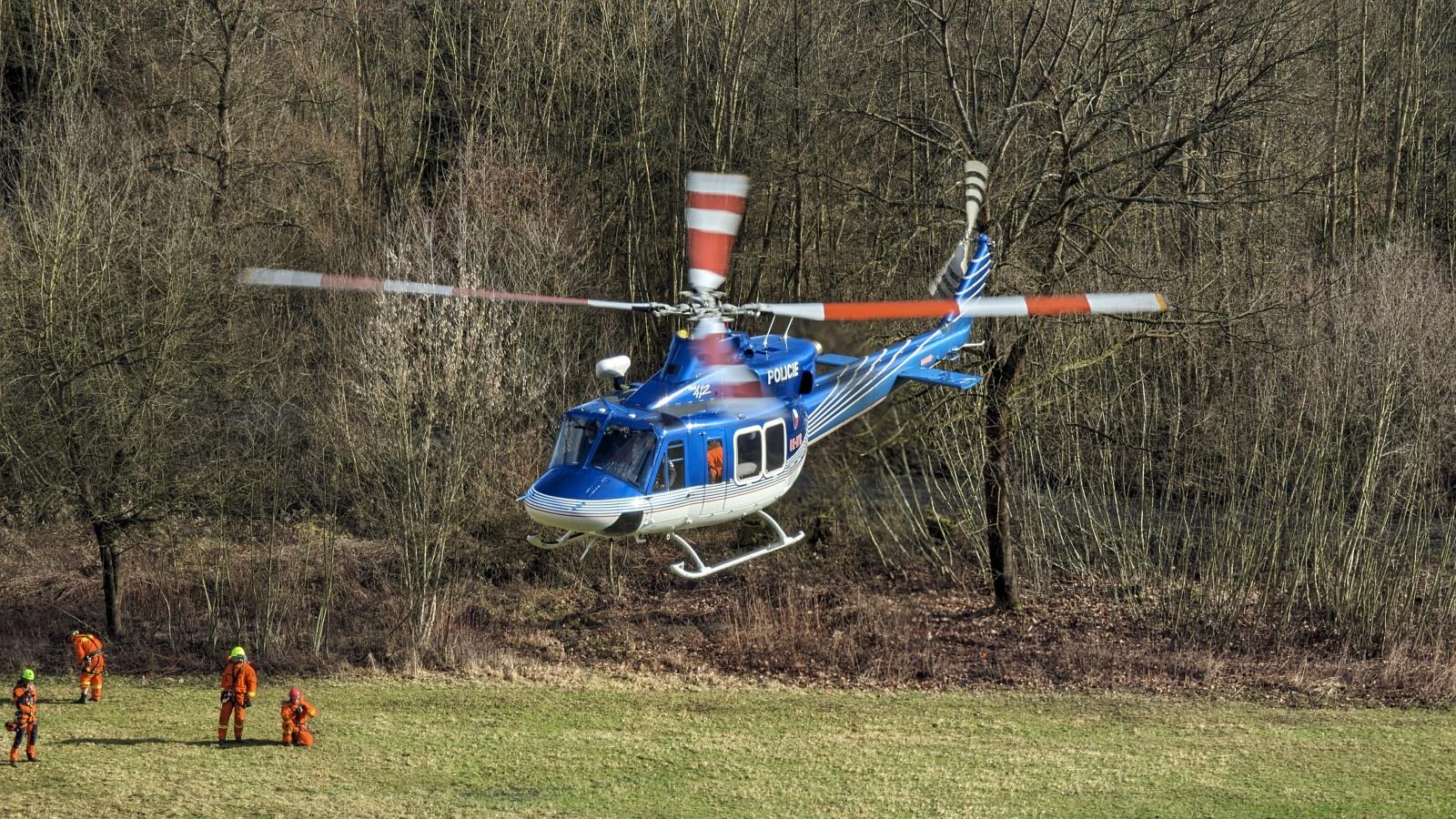 011-výcvik leteckých záchranářů.jpg