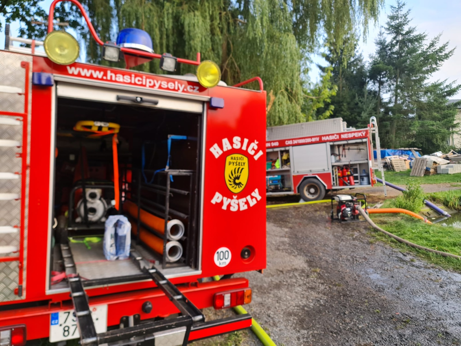 013-Rozsáhlý požár lesa u Pyšel na Benešovsku.jpeg