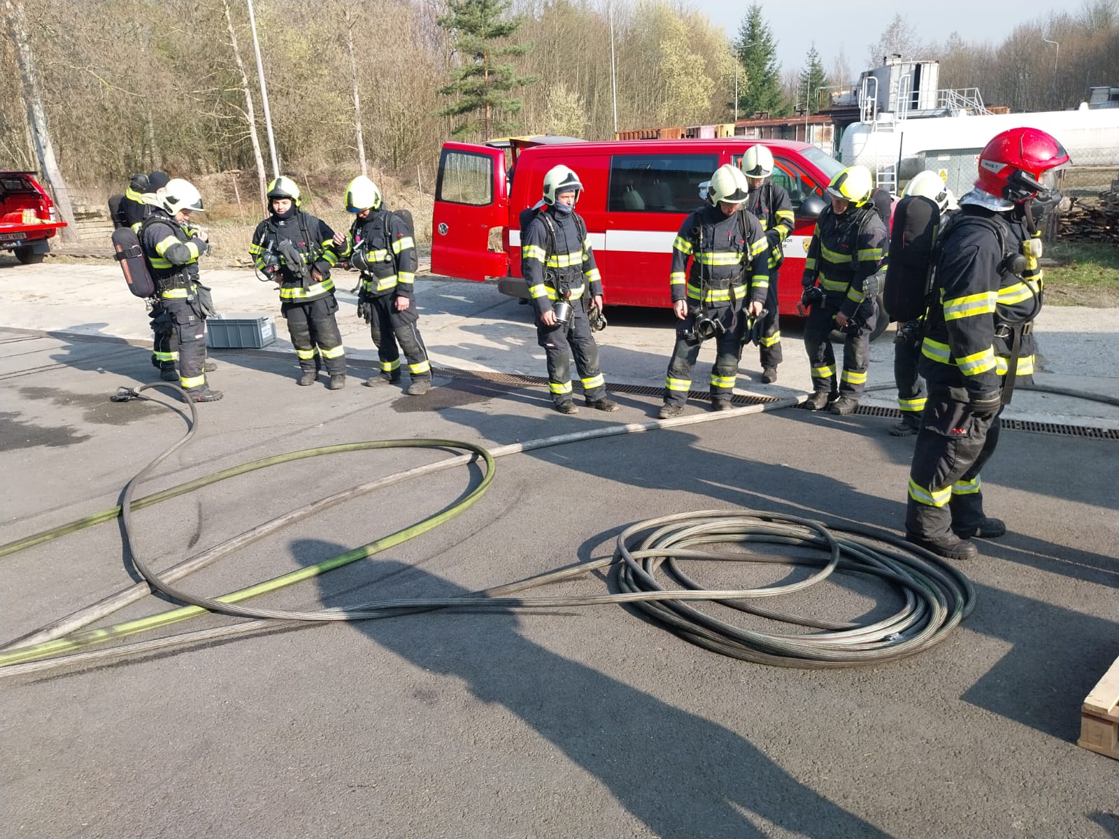 013-Výcvik berounských hasičů v ohňovém polygonu.jpg