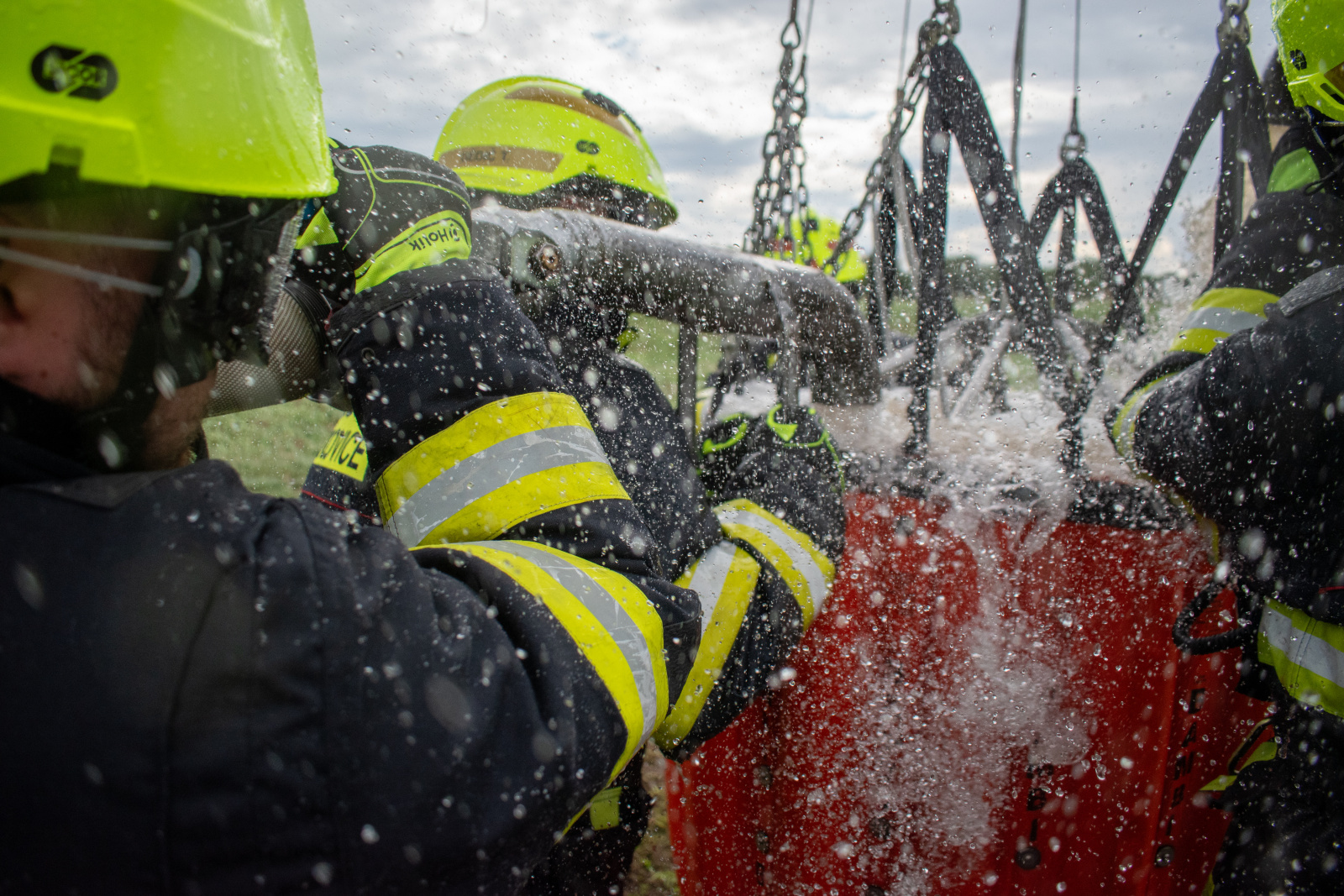 014-Výcvik v plnění hasebního vaku.jpg