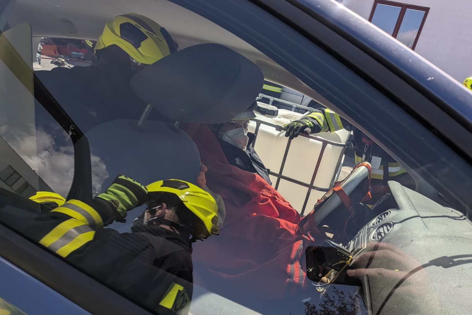 015-Odborná příprava jednotek SDH z Mělnicka zaměřená na dopravní nehody.jpg