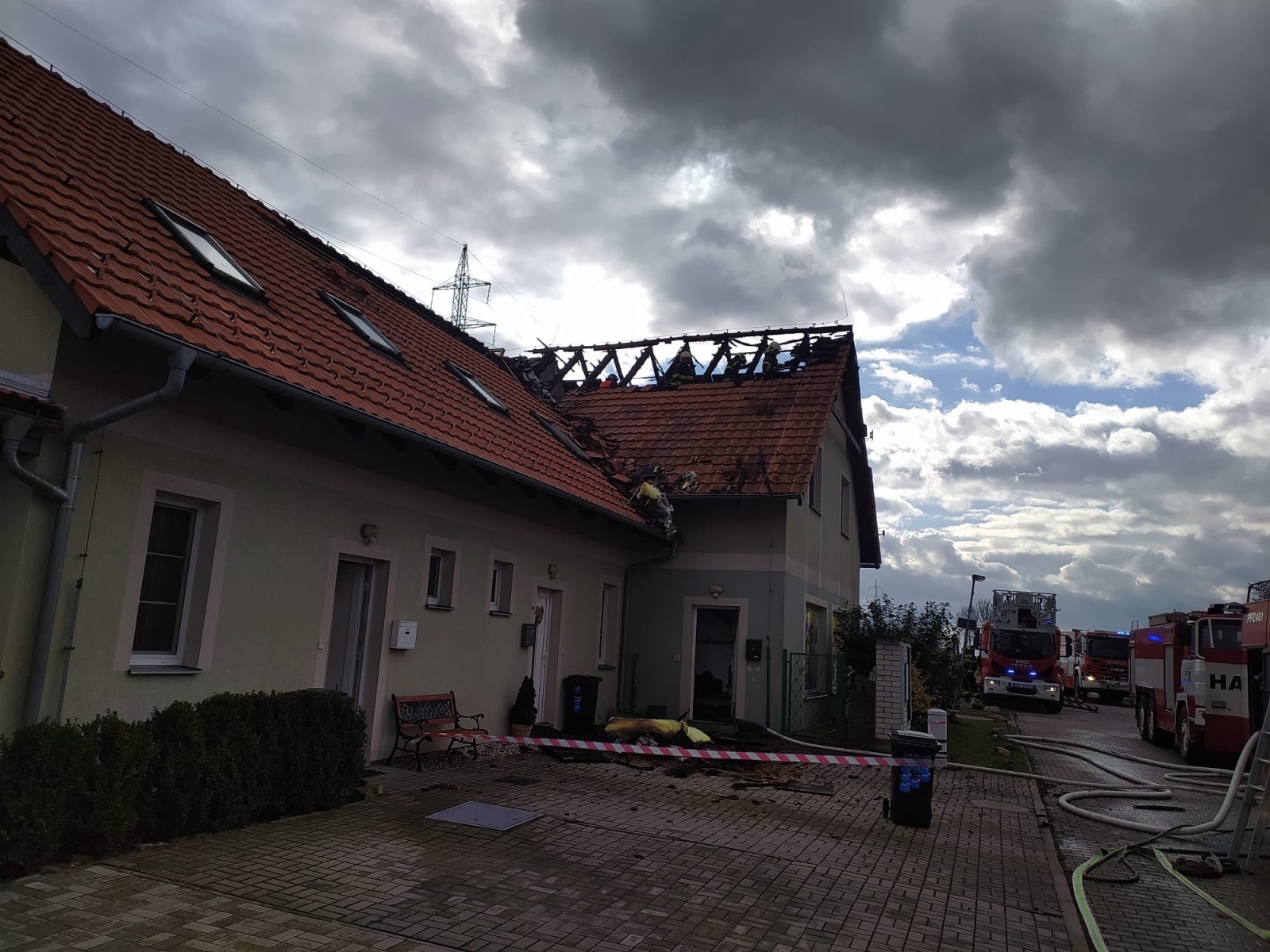 015-Požár rodinného domu v obci Kozinec.jpeg
