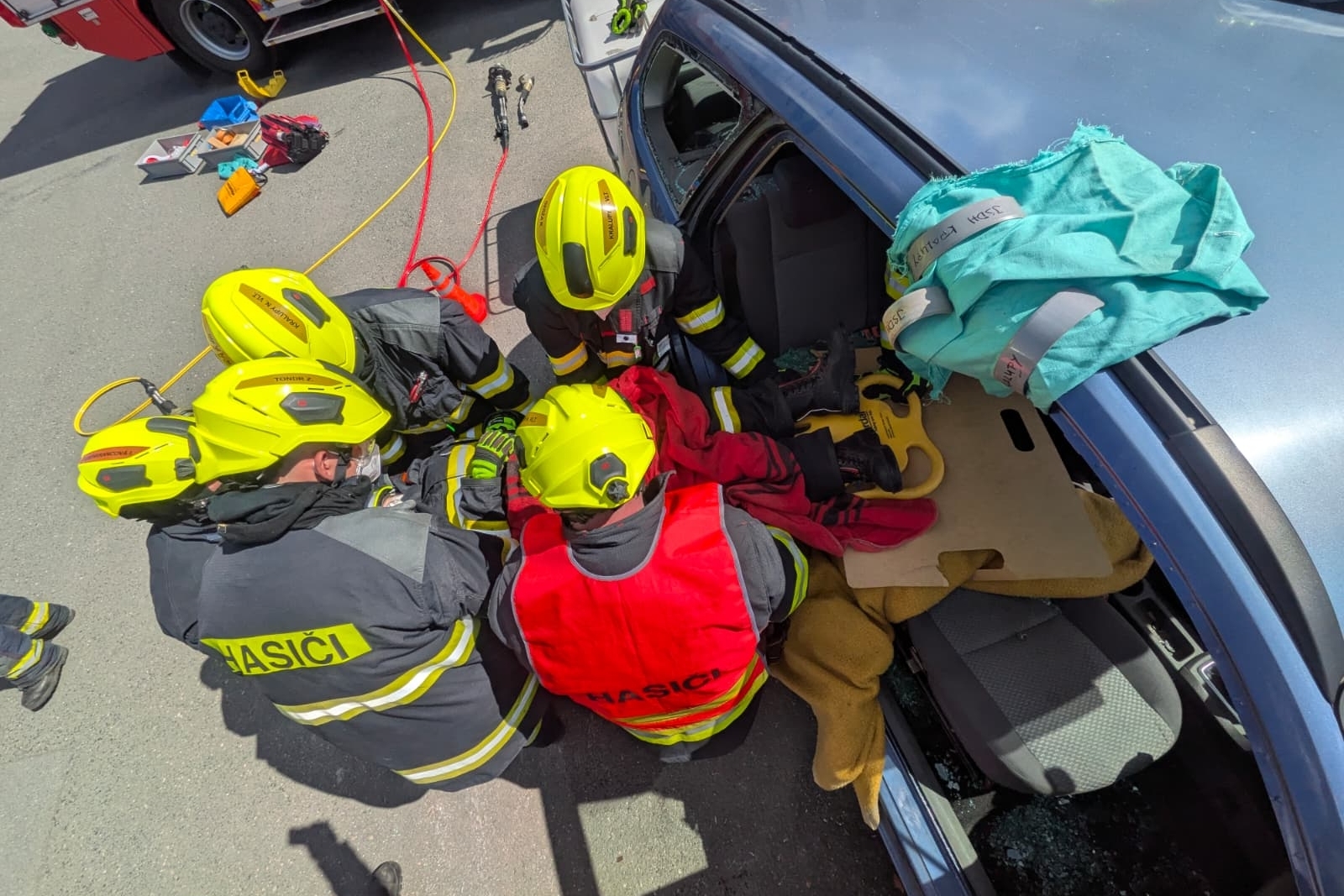 019-Odborná příprava jednotek SDH z Mělnicka zaměřená na dopravní nehody.jpg