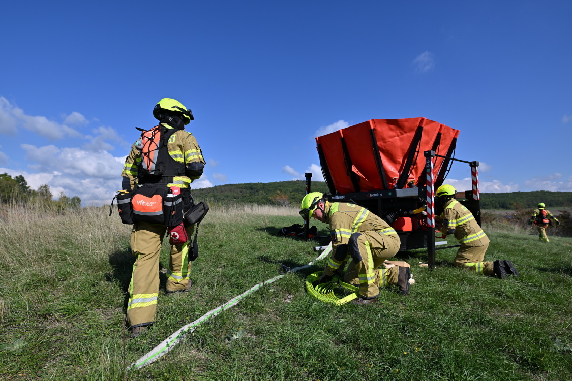 019-nácvik hašení v těžko přístupném terénu.JPG