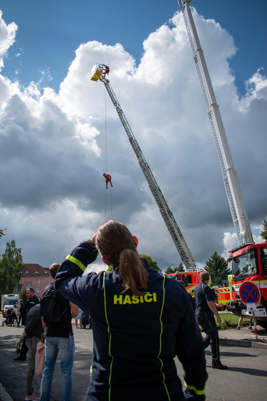 020-30 let profesionálních hasičů ve Stochově.jpeg