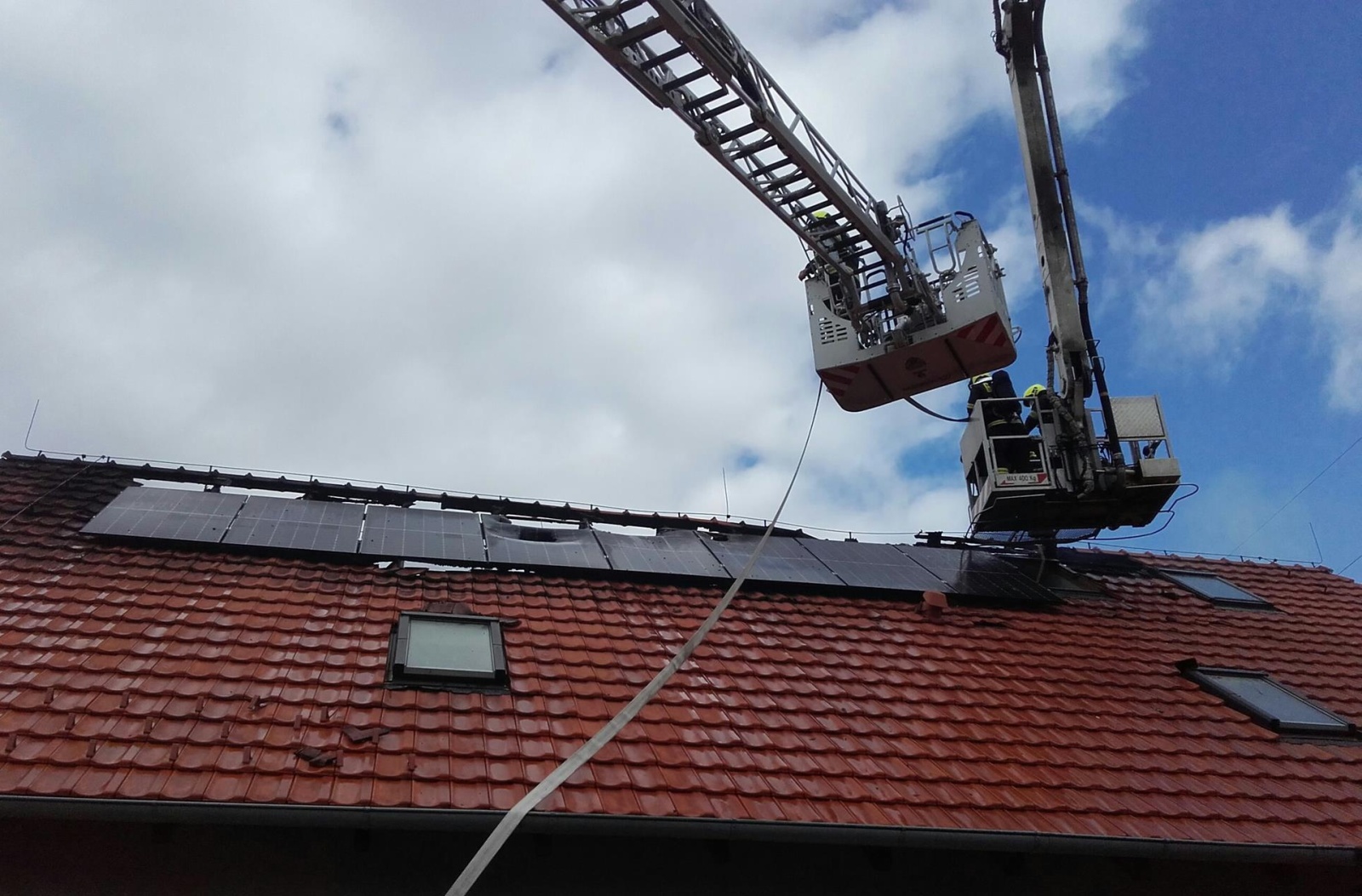 020-Požár rodinného domu v obci Kozinec.jpg