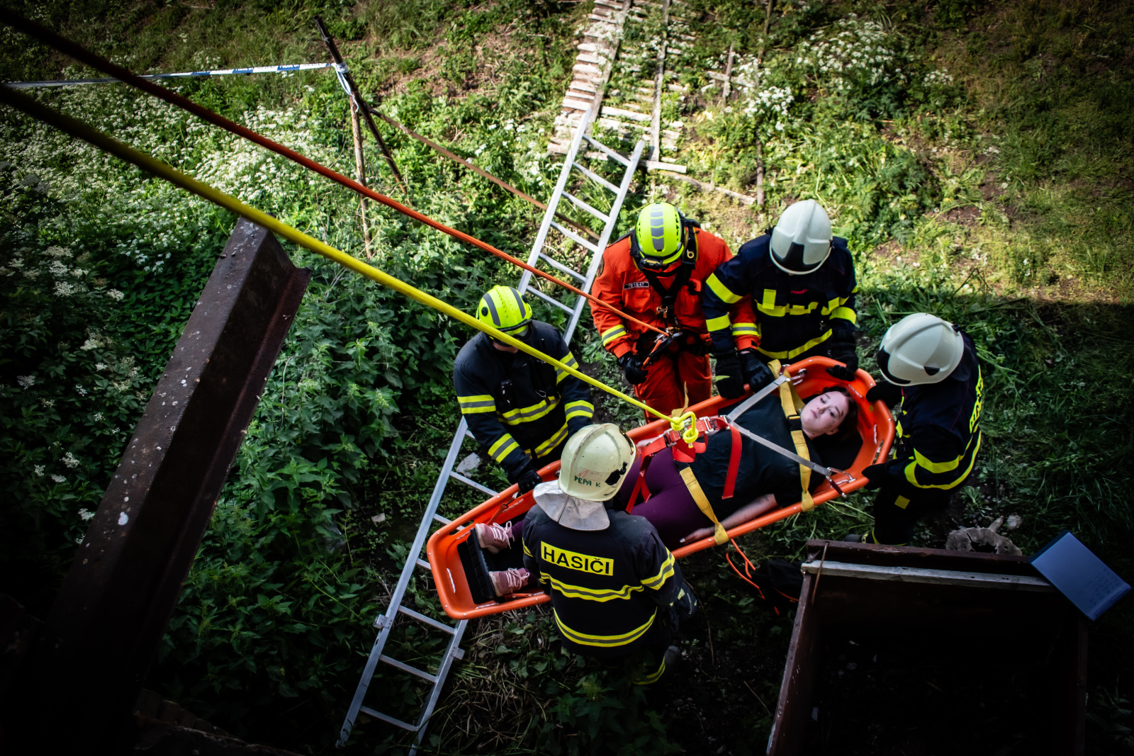 031-Taktické cvičení složek IZS z Mělnicka zaměřené na záchranu osob po destrukci objektu.jpg
