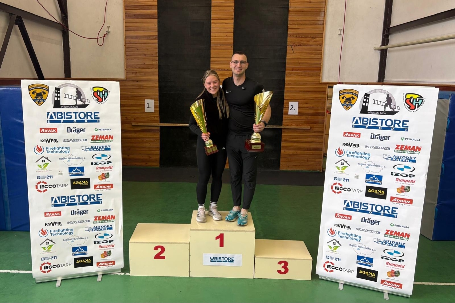 038-Halová věž Příbram 2026-putovní poháry.jpeg