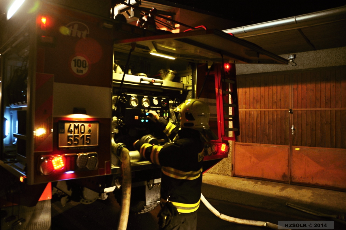 1 18-4-2014P_NB_ hala Olomouc Chválkovice (1).JPG