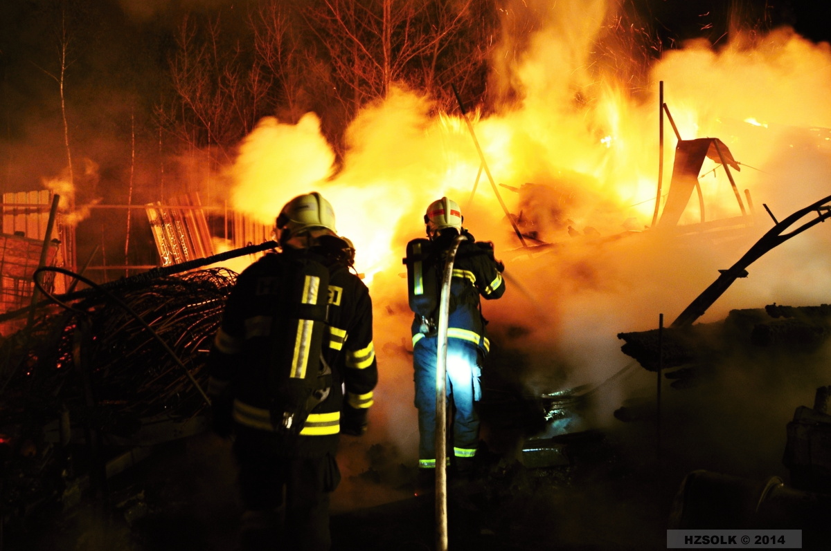 1 18-4-2014P_NB_ hala Olomouc Chválkovice (61).JPG