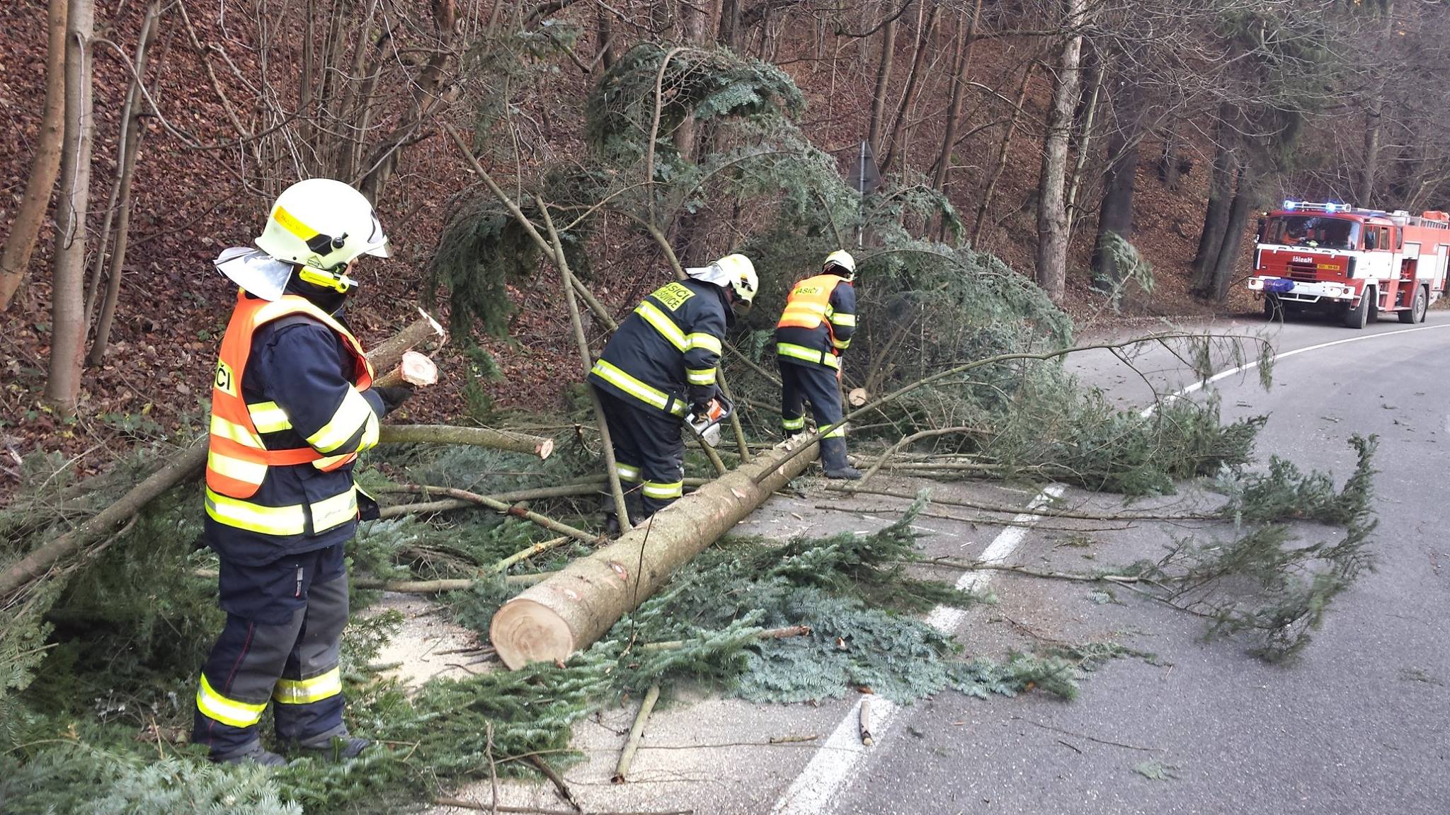 1 22-12-2014 Silný vítr technické pomoci (1).jpg