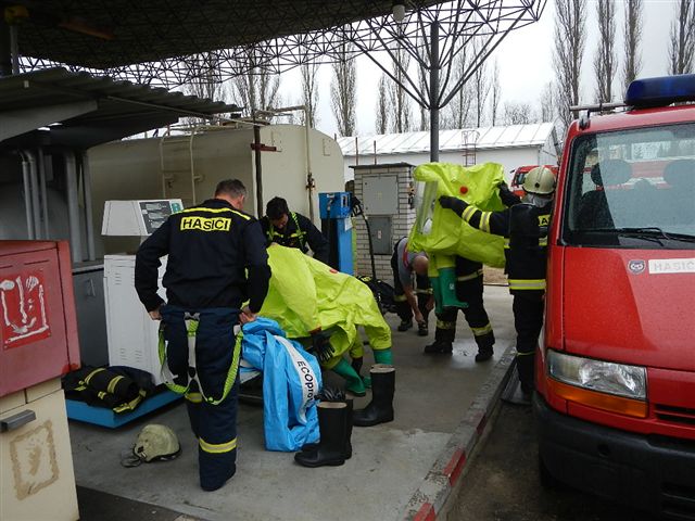 1 Cvičení nakažlivá nemoc, Jindřichův Hradec - 19. 11. 2014 (11).JPG