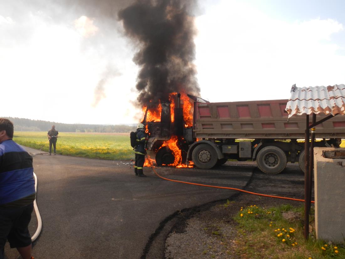 1 Požár NA, Květov - 29. 4. 2015 (1).JPG