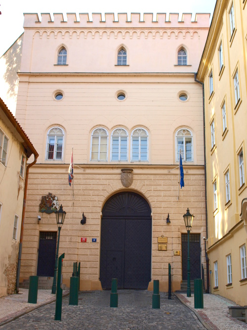 1 Thunovský (Leslieovský) palác