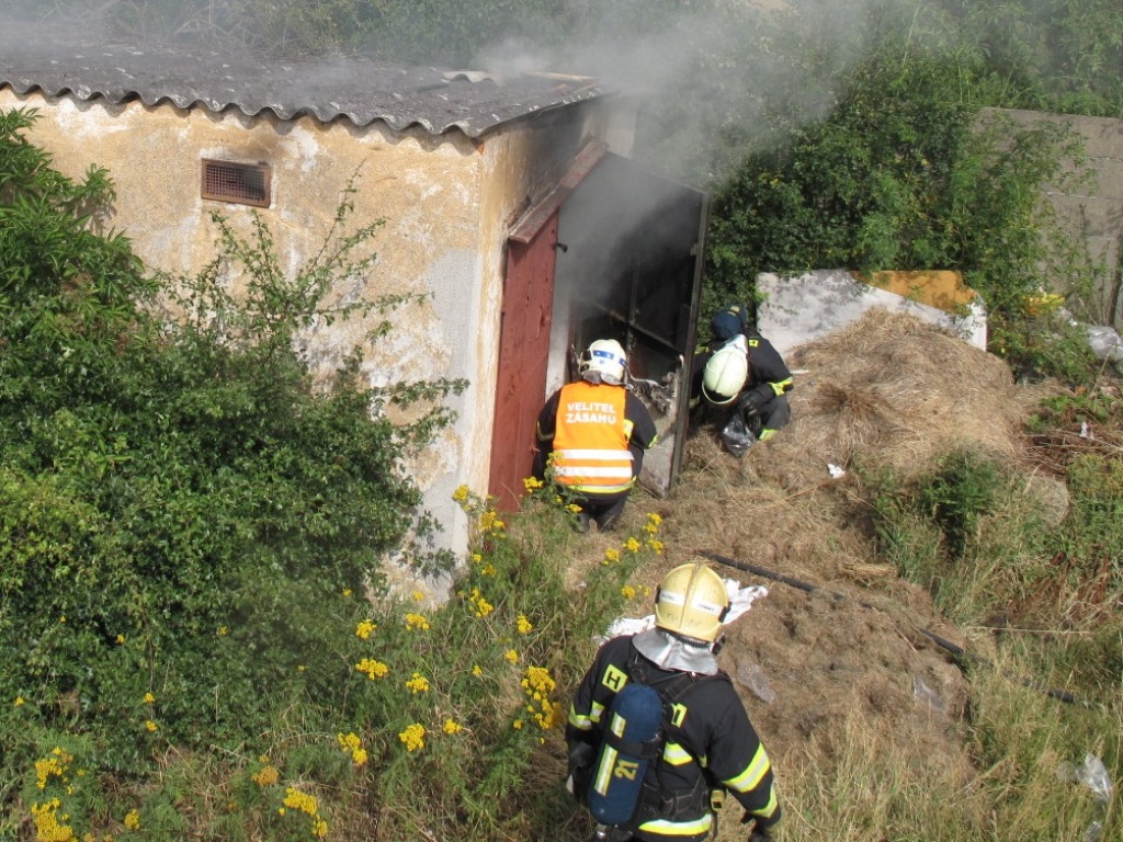 1.8.2015 požár garáže