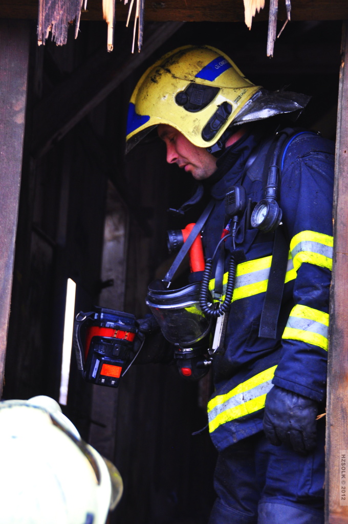 10 22-11-2012 Požár drážní budova Olomouc město (18).JPG