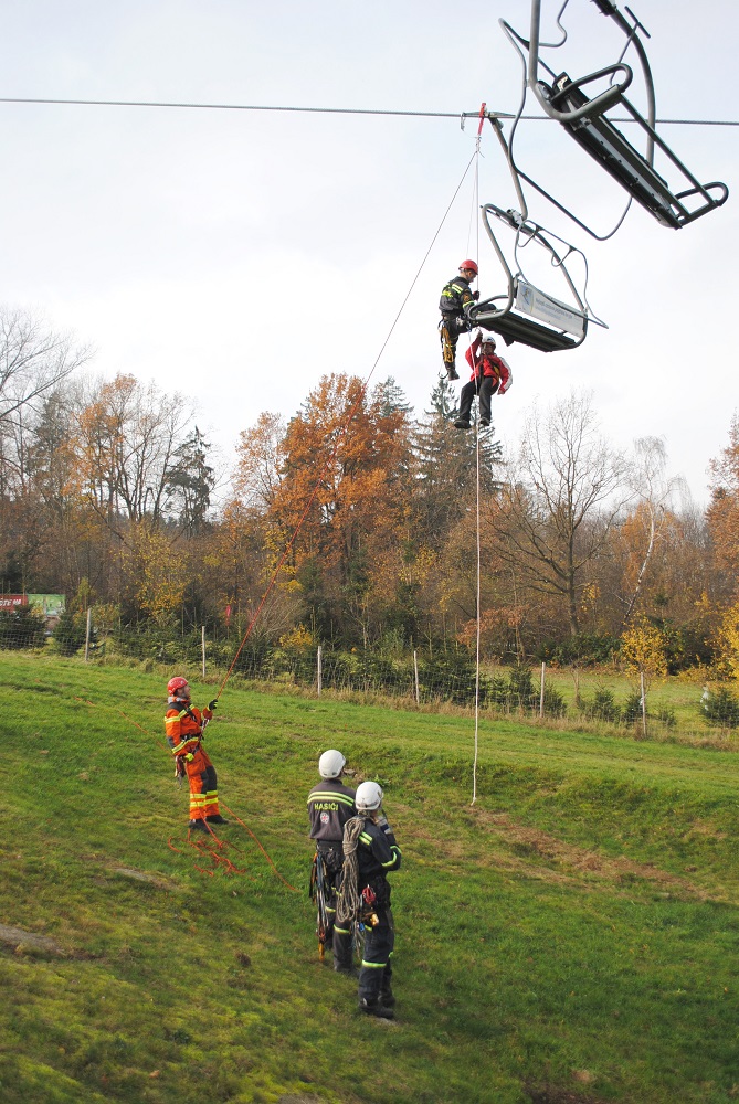 10 Cvičení lezecké skupiny HZS JčK ÚO Tábor, Monínec - 12. 11. 2014 (9).JPG