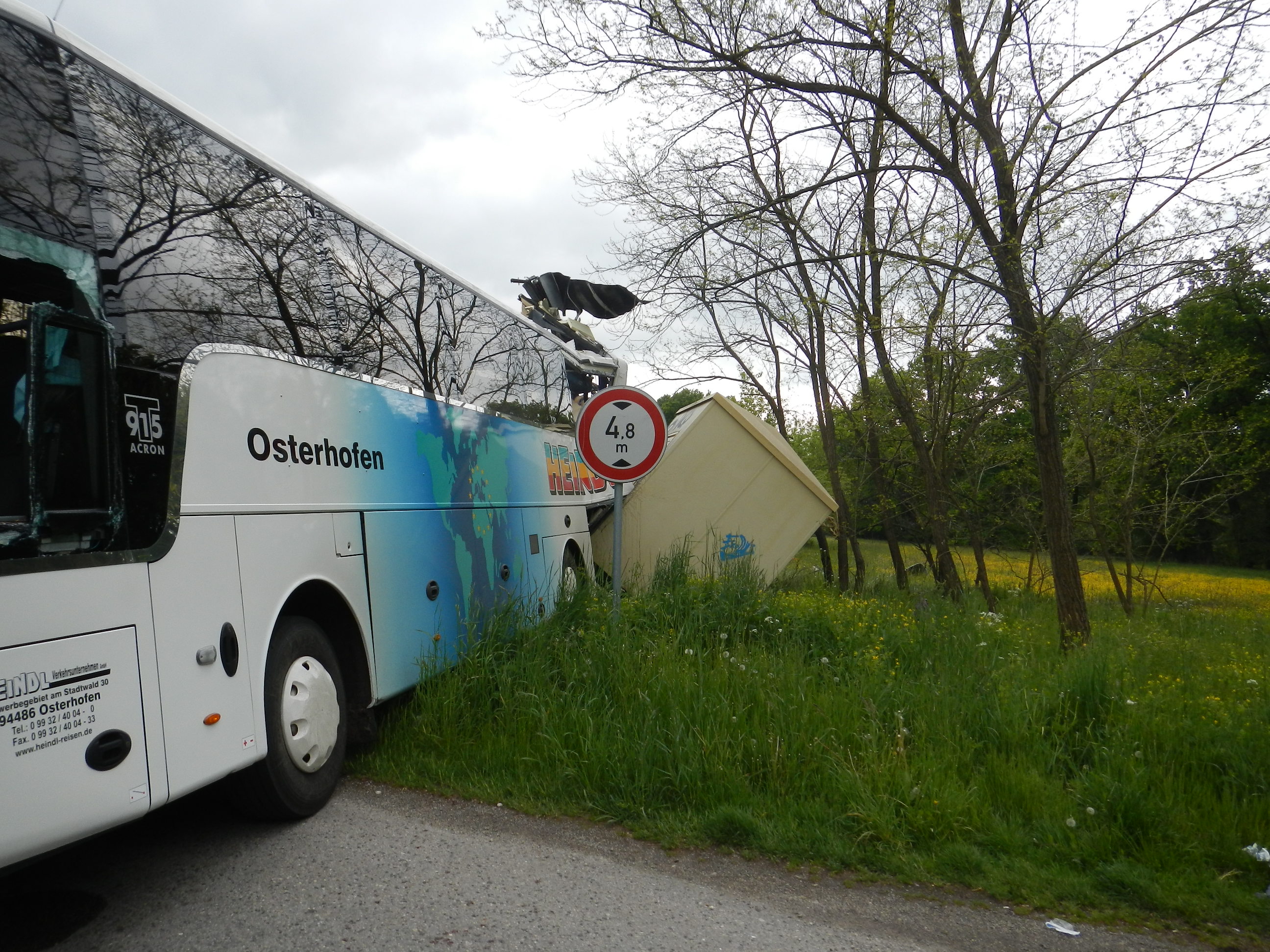 10 Dopravní nehoda vlak a autobus, Hluboká nad Vltavou - 15. 5. 2014 (1).JPG