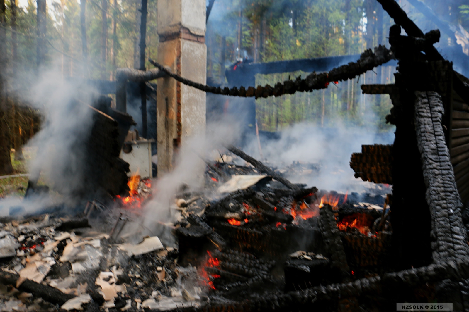10 P_NB_2-5-2015 Požár chaty Jivová směr Domašov nad Bystřicí (18).JPG