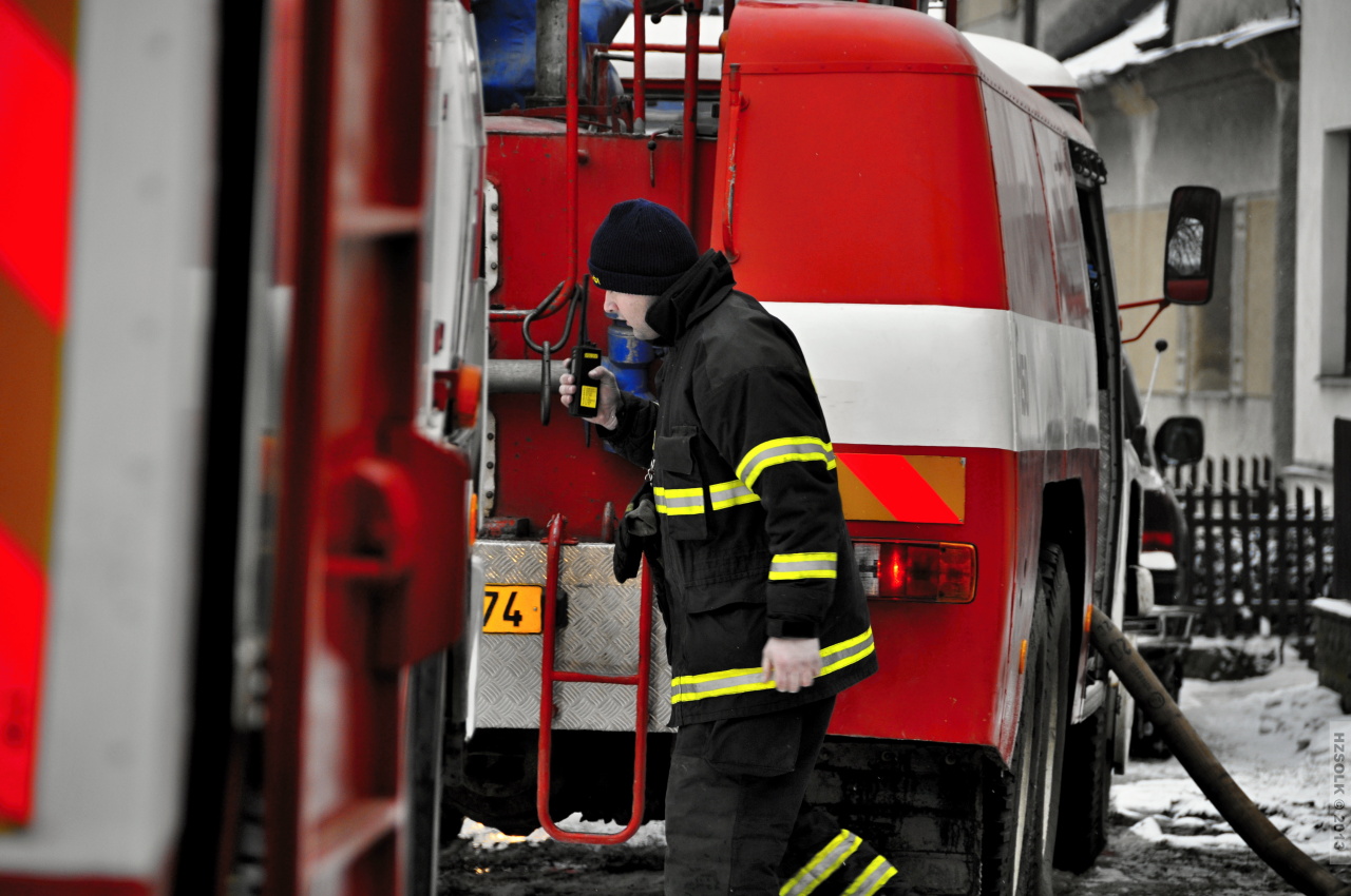 11 11-2-2013 Požár 2 RD - Líšnice - Šumpersko (19).JPG