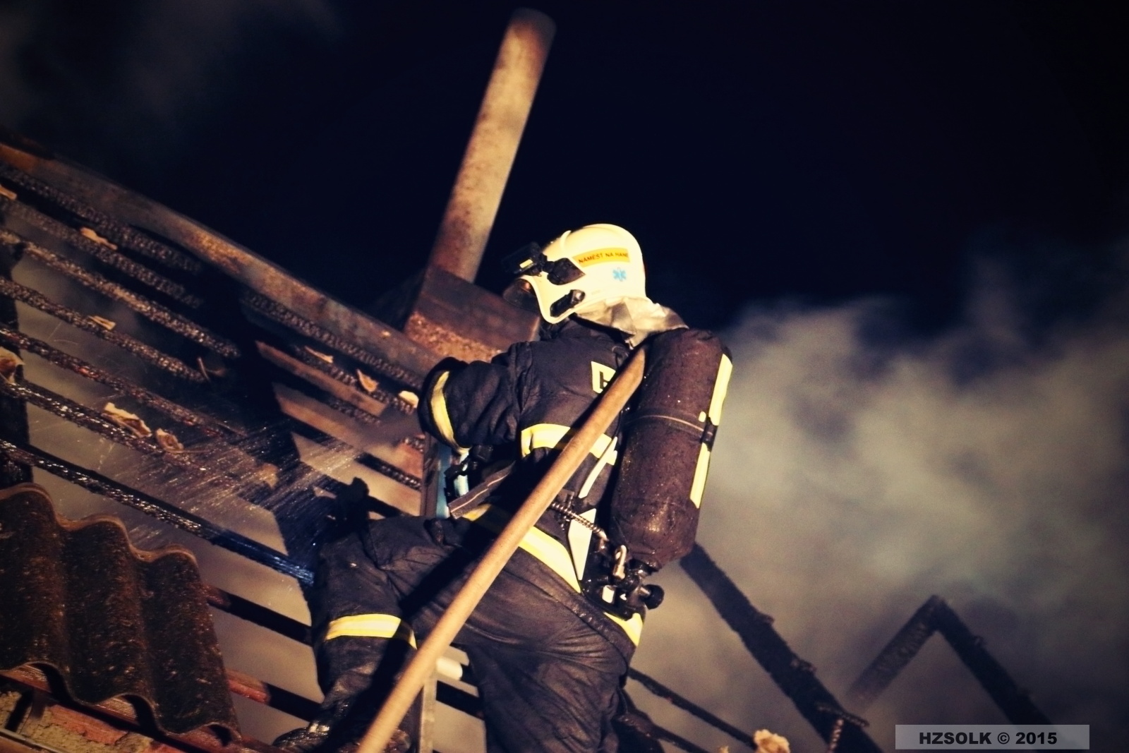 11 P_NB_11-1-2015 Požár budovy a garáží Střížov, Drahanovice (19).JPG