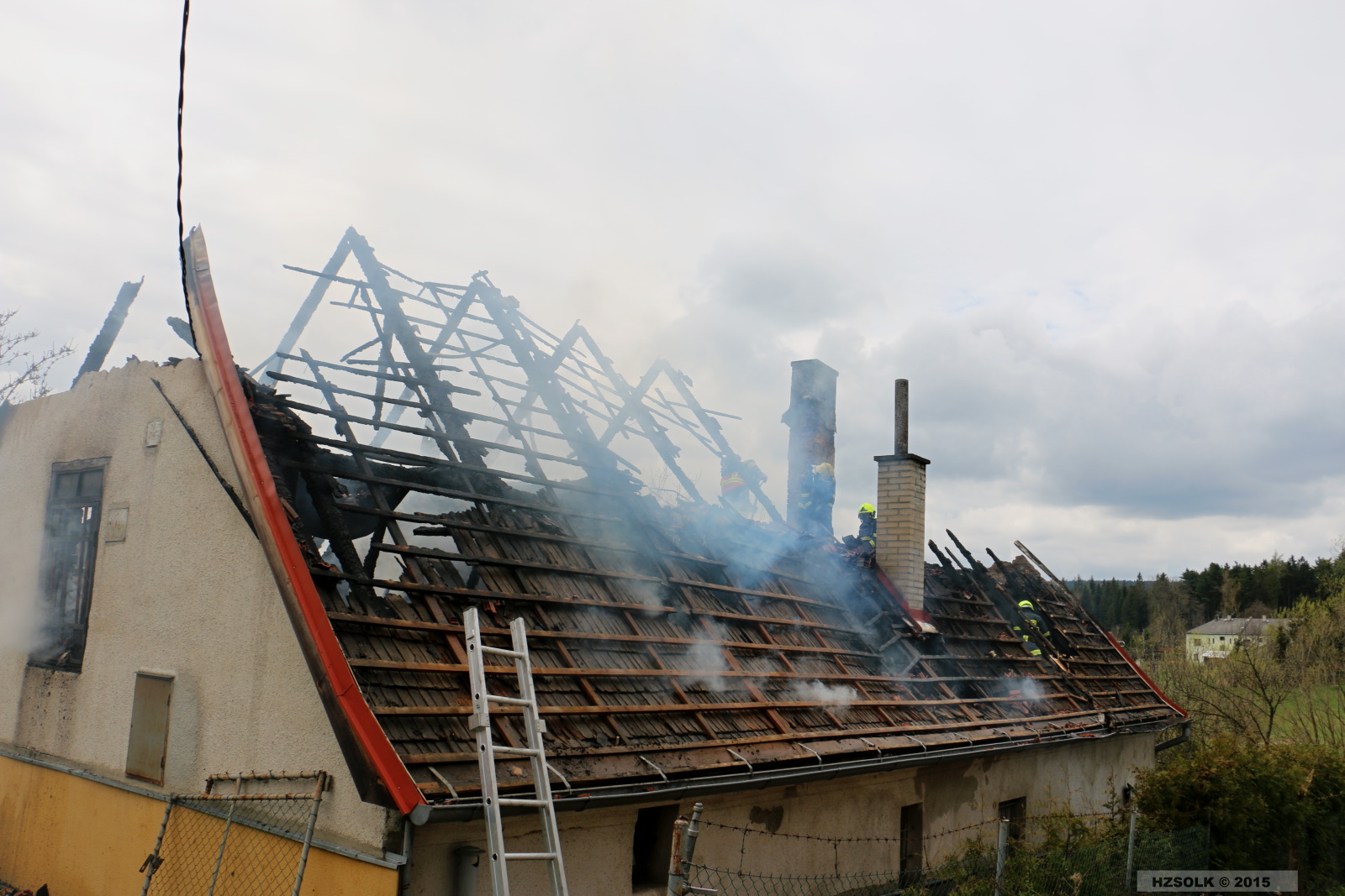 11 P_NB_26-4-2015 požár RD Nové Valteřice (86).JPG