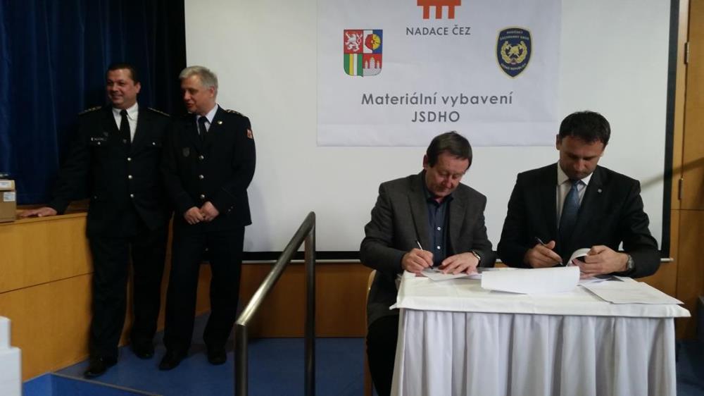 11 Předání radiostanic JSDHO, České Budějovice - 8. 3. 2016 (11).jpg