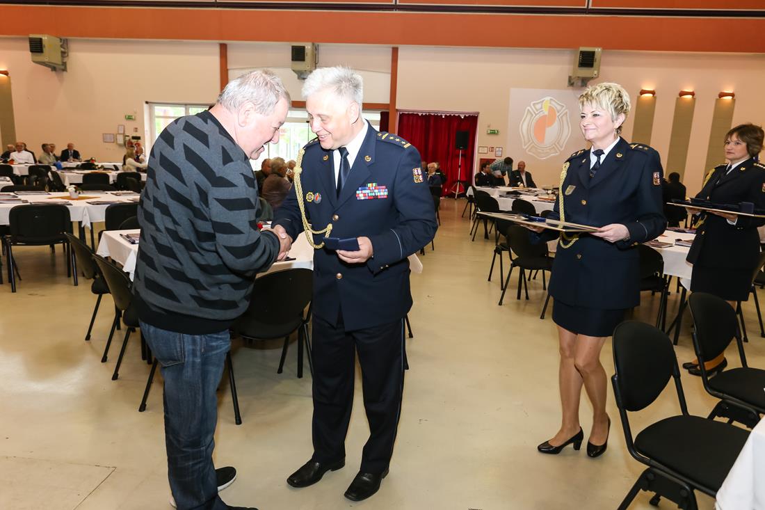 12 150 let hasičů v ČB - slavnostní aktiv - 12. 5. 2016 (77).JPG