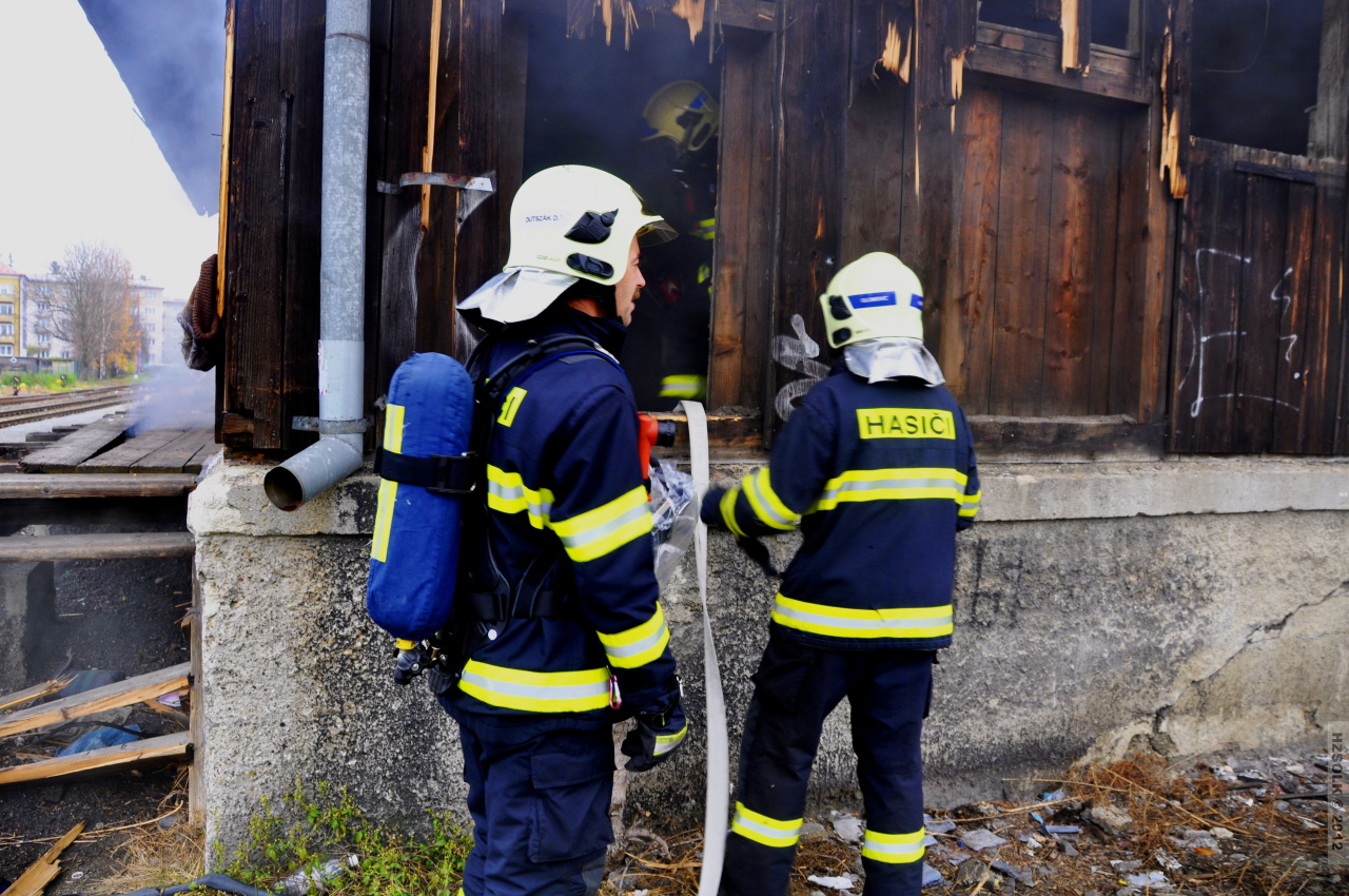 12 22-11-2012 Požár drážní budova Olomouc město (2).JPG