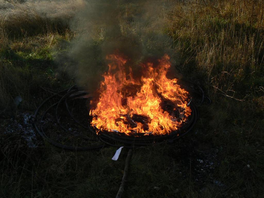 12.11.2013/12.11.2013 Tlučná - vypalování kabelů.JPG